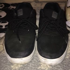 eS swift size 10. (Slightly skated)